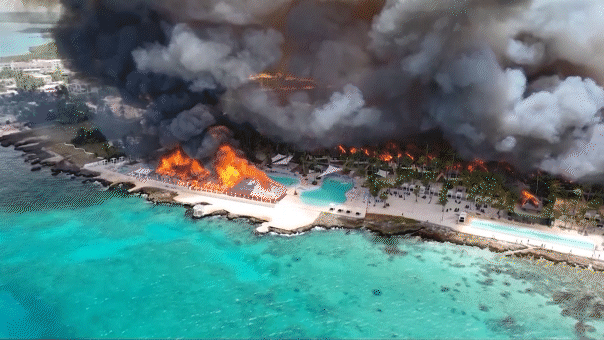 At least one tourist dead after massive fire nearly destroys Caribbean resort, 1,690 evacuated - Fox News